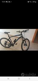 mountain bike  (usata pochi km)