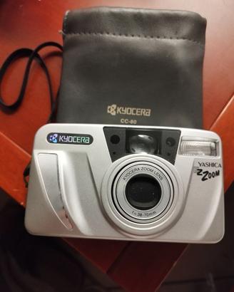 Macchina fotografica a rullino Kyocera Yashica EZ