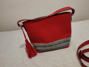 borsa rossa con pochette