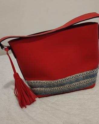 borsa rossa con pochette