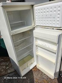 Frigorifero Doppia Porta GOLDSTAR (LG) – Funzionan