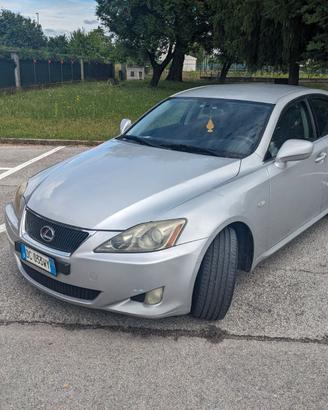 Lexus is 220d 2006