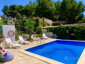 Villa con piscina in salento vista mare