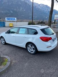OPEL Astra - 2014 AUTOCARRO