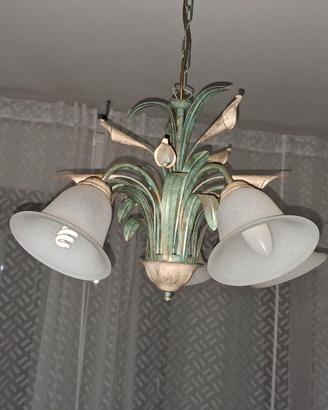 Lampadario in ferro battuto