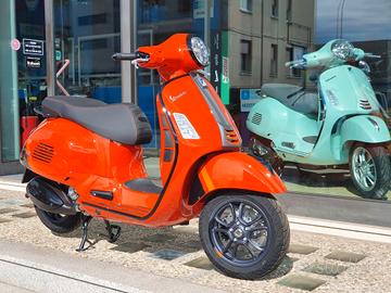 Piaggio Vespa 300 GTS hpe Super Sport