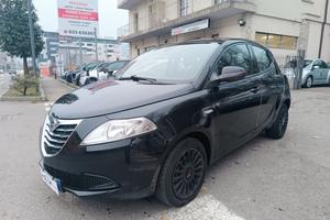 Lancia Ypsilon 1.3 MJT 95 Platinum TETTO APRIBILE
