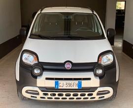 Fiat Panda 1.0 FireFly S&S Hybrid City Cross AZIEN