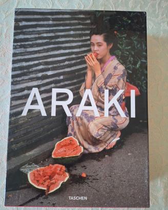 NOBUYOSHI  ARAKI– volume  Taschen.