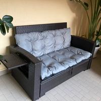 Divano tre posti da giardino .