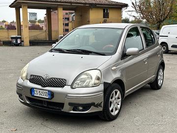 Toyota Yaris 1.0i 16V cat 5 porte Sol X Neopatenta