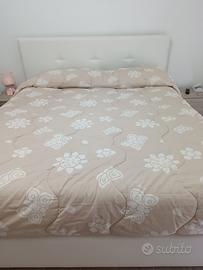 Camera da letto completa in buone condizioni