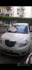 Lancia y