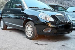 lancia y 3 porte