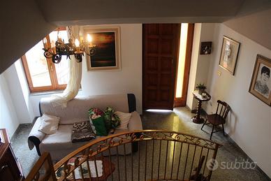 Casa con giardino e garage - gavoi