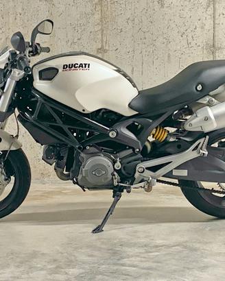 Ducati Monster 696 bianco perla