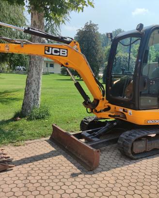Miniescavatore cingolato JCB 8030