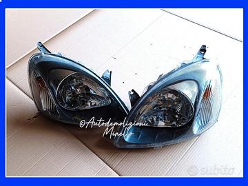 Coppia fari anteriori per TOYOTA Yaris 99-05