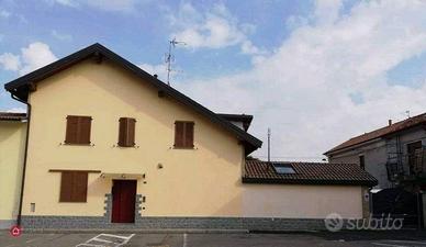 Casa indipendente di 168 m² con 4 locali a Solaro