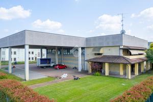 CAPANNONE A CASTELNOVO DI SOTTO