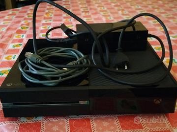 Xbox One con accessori modello 1540