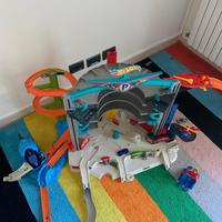 Pista garage hot wheels squalo