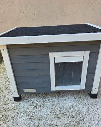 Casetta per gatti in legno