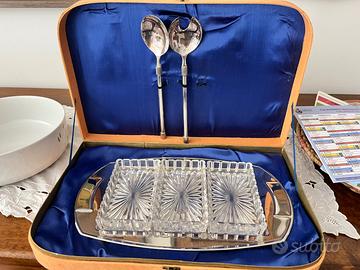 Vassoio e cucchiai da servizio