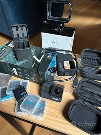 Gopro Hero 7 Black con 7 batterie e caricabatterie