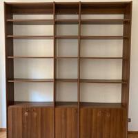 Libreria usata color legno scuro