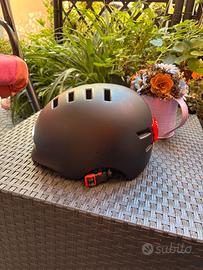 Casco da bici o monopattino
