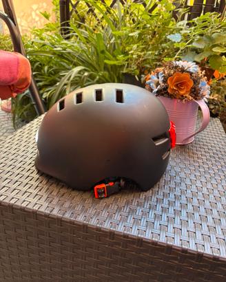 Casco da bici o monopattino