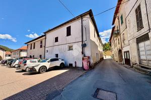5 LOCALI A CALIZZANO