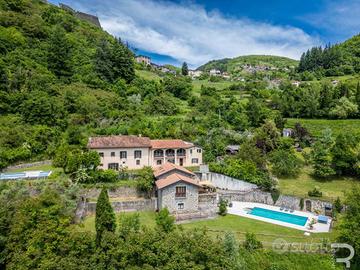 Grande proprietà in posizione tranquilla e privile