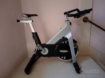 bike spinning technogym