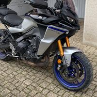 Pirelli scorpion street