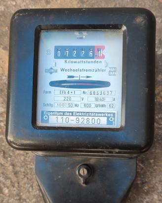 Misuratore Contatore elettrico 220 Volt di Datato 