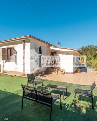 APPARTAMENTO IN VILLA RISTRUTTURATO CON GIARDINO -