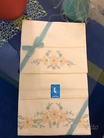 Set asciugamani in  puro lino con ricamo Siletti