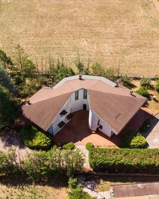 Villa di 312 m² con più di 5 locali a Borgorose