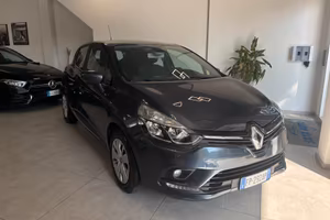 Renault Clio TCe 12V 90 CV 5 porte Moschino Intens