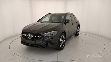 MERCEDES-BENZ GLA 200 d Progressive Advanced Plus