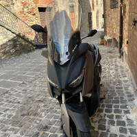 YAMAHA X-MAX 300 SCOOTER