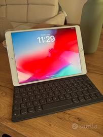 iPad Pro 10,5" 64GB con tastiera originale Apple