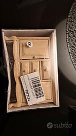 cassettiera in miniatura in legno 