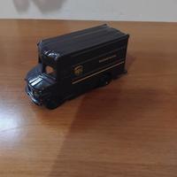 modellino furgone ups 