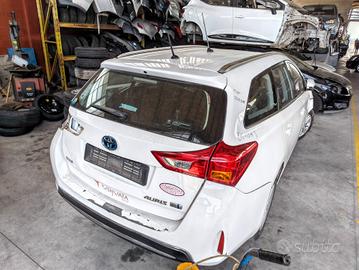 TOYOTA AURIS HYBRID RICAMBI USATI GARANTITI