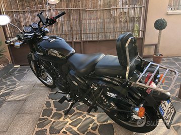 Moto castom benelli 400