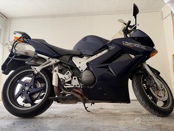 Honda VFR 800 VTEC + Borse laterali originali