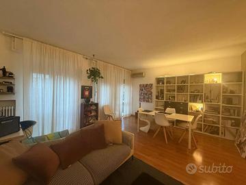 Appartamento di 99 m² con 5 locali e box auto a Tr